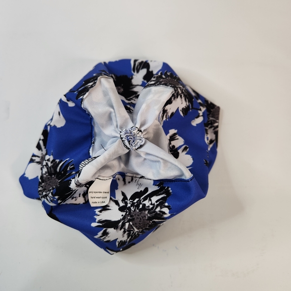 Skida Women's Blue Floral Beanie - Picture 4 of 8